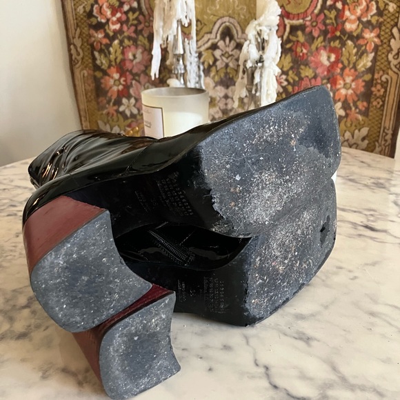 Maison Martin Margiela Red Heel Patent Leather Ankle Boots - Picture 7 of 9